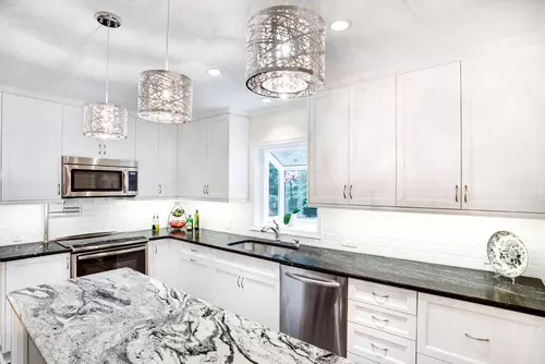 A Guide To Mixing Granite Colors, What Color Countertops Are In Style