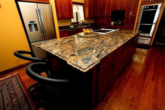 Granite Countertops with Custom Edge