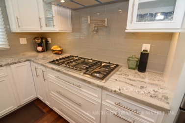 Gas Cook-Top with Granite Kitchen in illinois