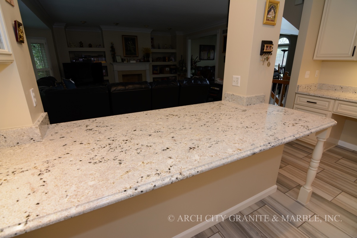 Off White Kitchen Cabinets With Quartz Countertops Off White Kitchen Cabinets With Quartz Countertops