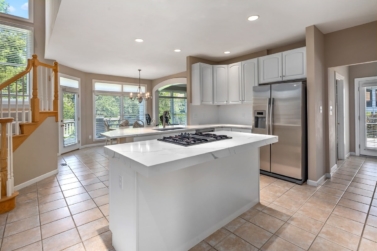 Calcatta Quartz Countertops in illinois