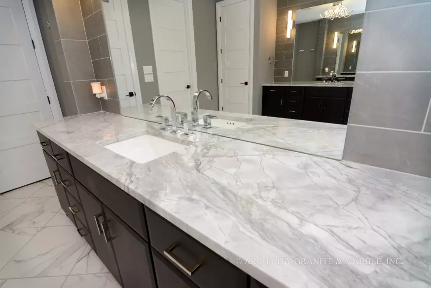 white marble countertops bathroom