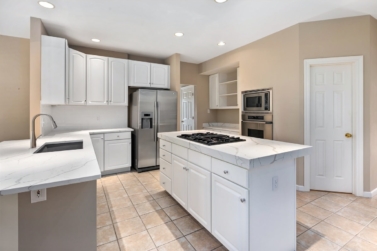 White quartz kitchen countertops in the st. louis area