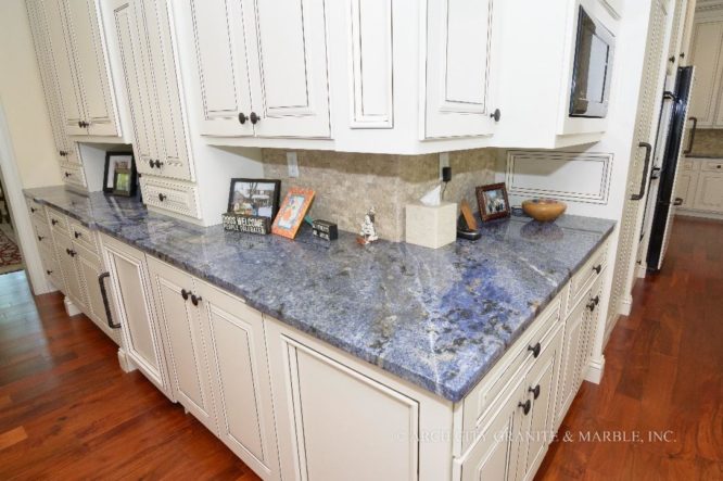 Straight and Simple Edges for Granite Countertops is back in St. Louis homes