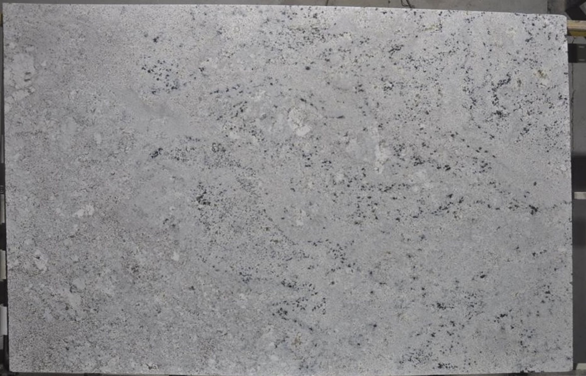 Andino White Granite du Brésil - Un beau granit blanc et gris avec des accents beiges et anthracite